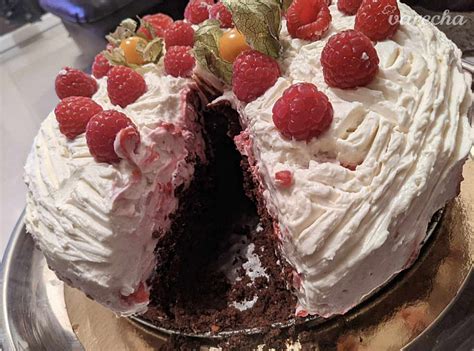 Bláznivá torta s mrkvovým korpusom