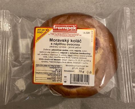 Detail moravského koláča s náplňou