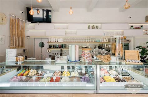 interiér talianskej zmrzlinárne Monalisa v Piešťanoch