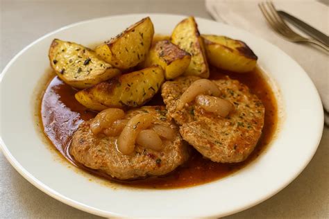 Ingrediencie na bravčové karé so zemiakmi