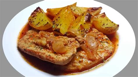 Servírované bravčové karé s plnenými zemiakmi