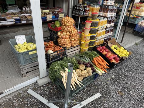 Ilustračná fotografia čerstvej zeleniny na trhu