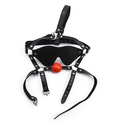 Ilustrácia BDSM scény s maskou