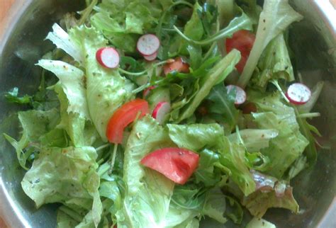 Šalát ako príloha k placiam