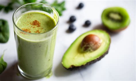 Ingrediencie na špenátovo-avokádové smoothie