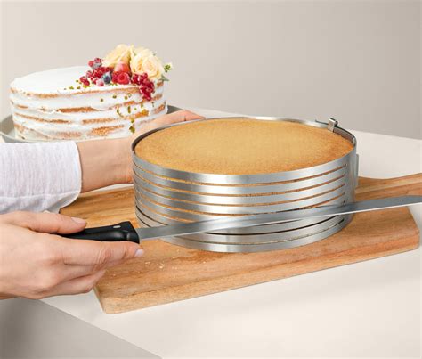 Pečiaci proces tortových korpusov