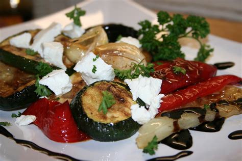 Grilovaná zelenina s kozím syrom