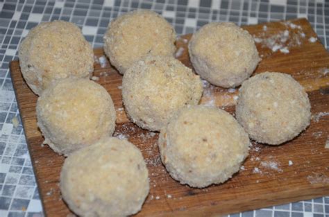 Syrové guľky v orieškovej kôrke