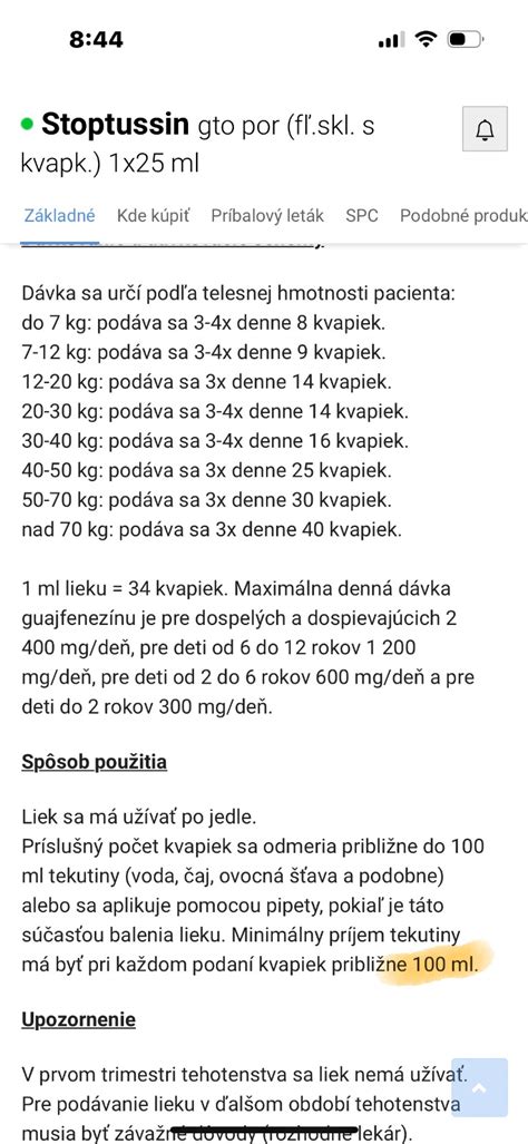 Ilustrácia detského lekára podávajúceho sirup dieťaťu