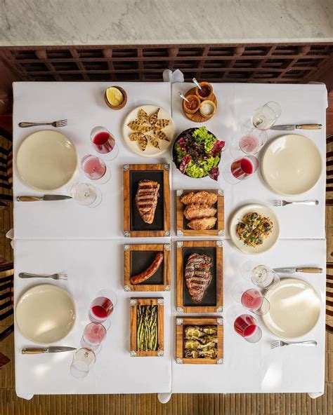 Servírované jedlo v reštaurácii