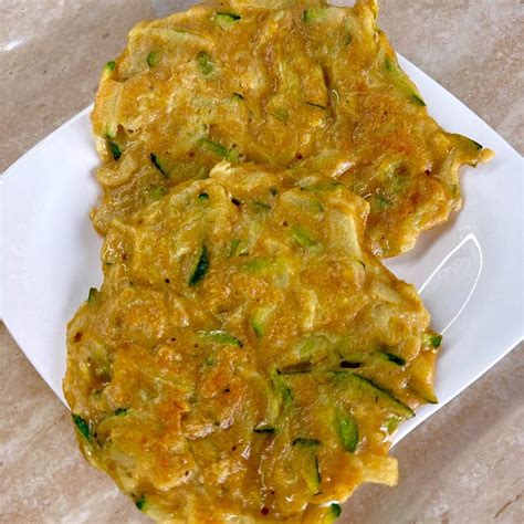 Ilustrácia celozrnnej múky a hotových piškót