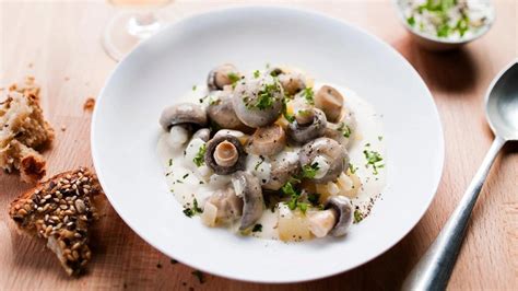 Príprava húb na hubovú omáčku