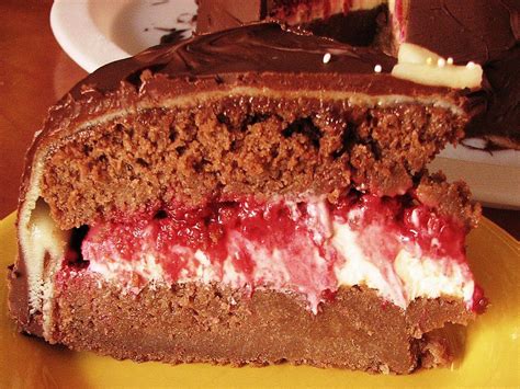 Rôzne varianty čokoládových tort s marcipánom