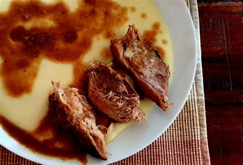 Miska s lahodnou omáčkou z výpeku