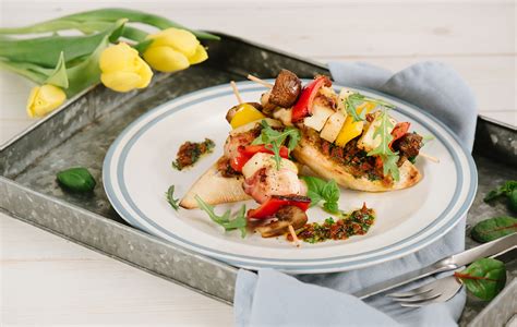 Špízy s halloumi a zeleninou