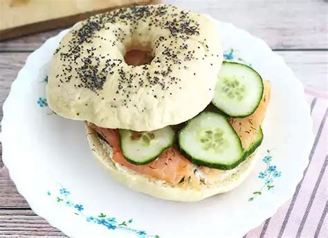 Bagel s lososom a krémovým syrom