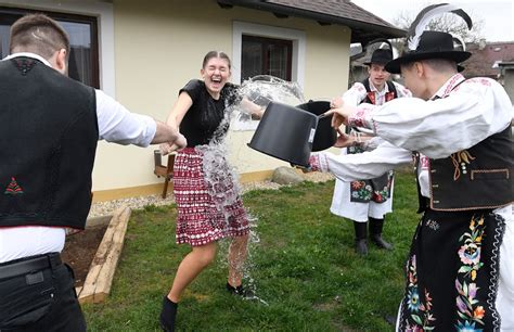 Ilustrácia šibačky a oblievačky