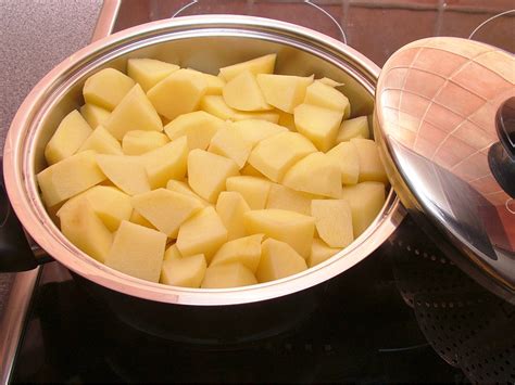 Varenie zemiakov na pare
