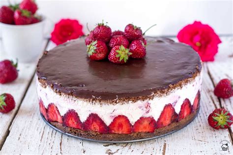 Jahodová tvarohová torta