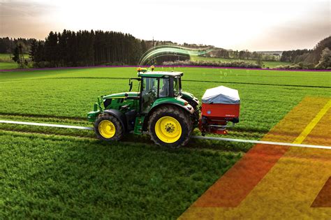 Infografika porovnávajúca konvenčné poľnohospodárstvo a lesnú záhradu