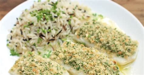 Pečená treska s bylinkovou krustou a bulgurom