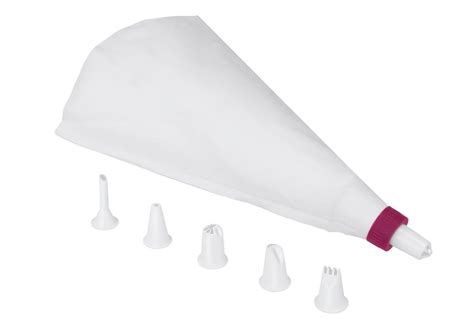 cukrárske vrecko s rôznymi tryskami