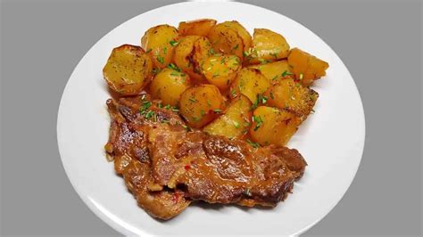 Belehradská pečená krkovička so zemiakmi