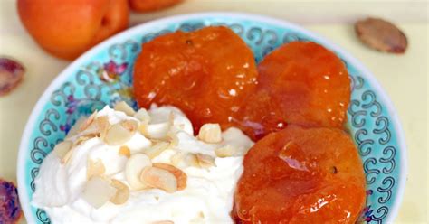 marhule s jablkami pripravené na varenie