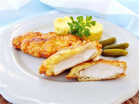 Ilustračná fotografia kuracích rezňov v parížskom cestíčku