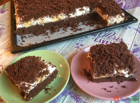 Deti s radosťou konzumujú Krtkovu tortu