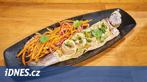 Infografika s postupom prípravy pstruha v pekáči