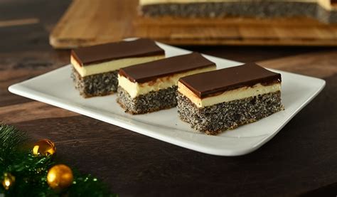 Hotové makové rezy s jablkami