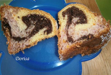 Farebná trojfarebná pudingová bábovka