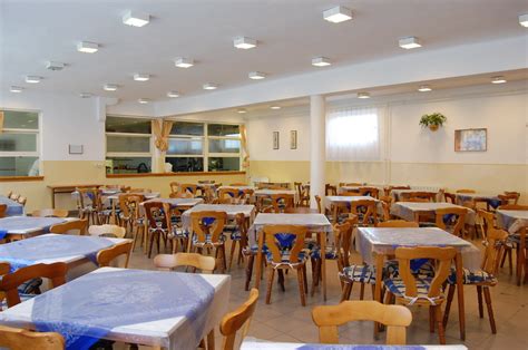 Ilustračný obrázok školskej jedálne