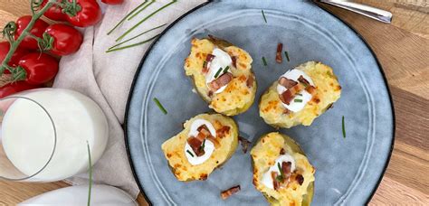 nakrojené špekačky plnené cibuľou a chilli