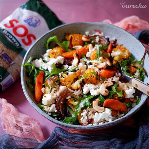 Miska s pečenou ryžou a zeleninou