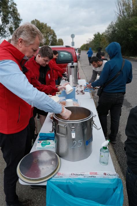 Ilustrácia teplého raňajkového jedla
