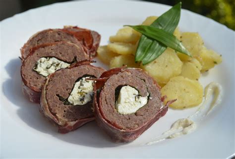 Mäsová roláda s hráškovým krémom