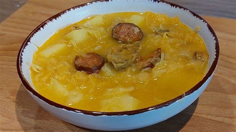 Misa plná čerstvo uvarenej kapustnice