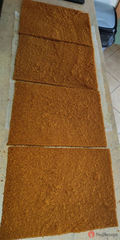 Suroviny na prípravu medovníkového cesta