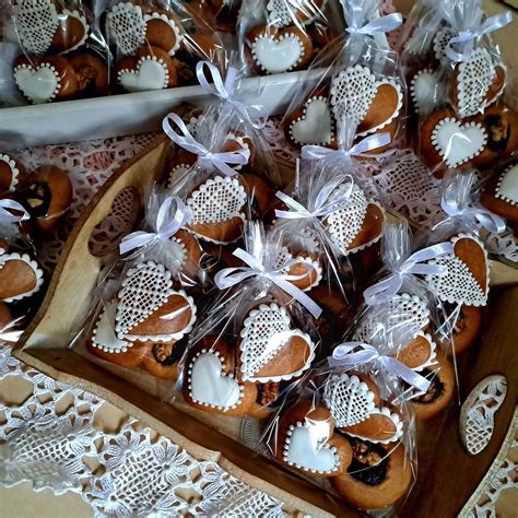 Ukážky zdobených medovníkov od rôznych medovnikárov