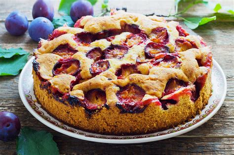 Slivkový koláč v tortovej forme