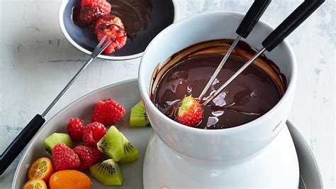 Čokoládové fondue s ovocím